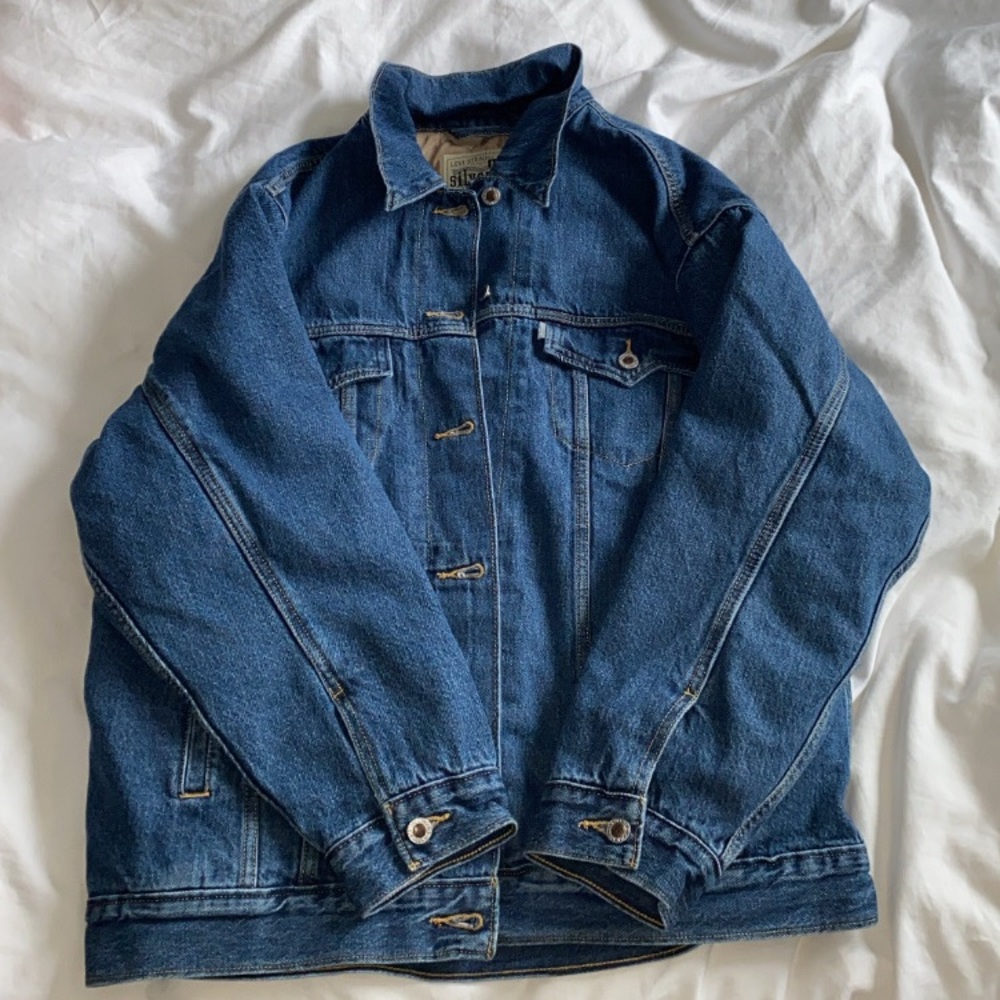 New!! Levi’s denim jacket